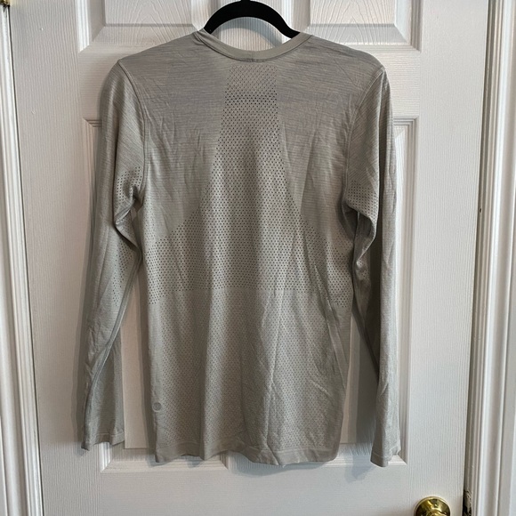 Lululemon Metal Vent Breathe Long Sleeve - Picture 3 of 5